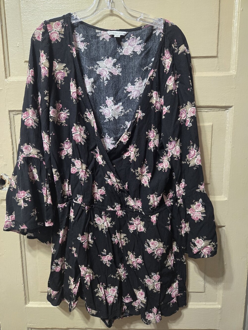 American Eagle Black Floral Bell Sleeve Romper Size XL GUC